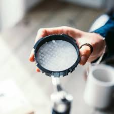 Filtry do Aeropressu – papierowe czy metalowe?